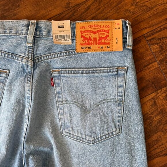 LEVI'S 501 93' straight Jeans Original Button Fly 36X30 light wash distressed - Picture 8 of 8